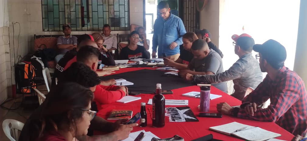 MIRACojedes's tweet photo. #24Abril   "Al imperio no hay que subestimarlo, pero tampoco hay que temerle. Quien pretenda llevar adelante un proyecto de transformación, inevitablemente chocará con el imperio norteamericano" Chávez
#ComunaYProduccion
#ALBAEsNuestraAmerica
@BloqLlanero_MRT https://t.co/UT7Sl9bUE9
