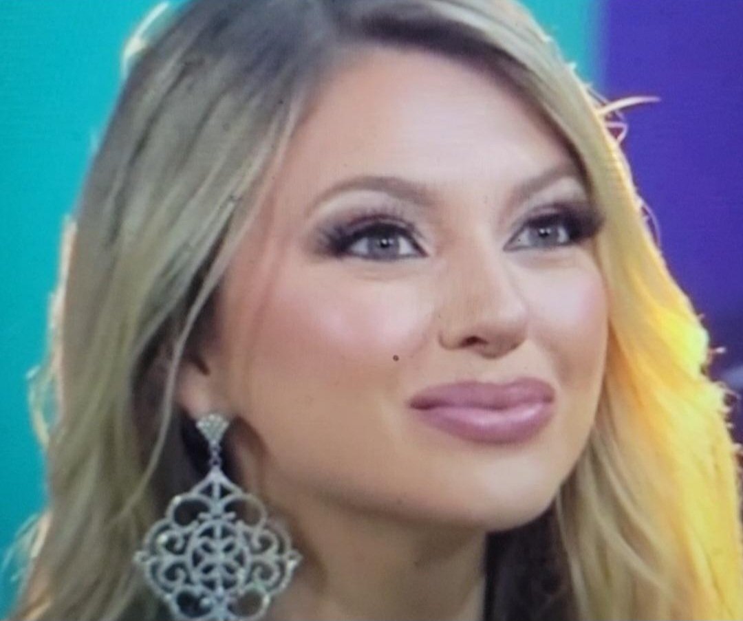 delinpr's tweet image. #lcdlf3 #lcdf3 #madisonganadora
Muy buena pregunta hoy es la final. VAS A BRILLAR.Tienes un ejercito de seguidores votando.Gracias por demostrar que con valores y siendo positiva se puede lograr los SUEÑOS.@LaJefaTLMD #RESPETENNUESTROSVOTOS @TLMDRealities @Telemundo @TelemundoPR