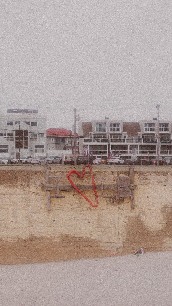 aparkmedia's tweet photo. Cloudy beach days https://t.co/hvsvyHFooO