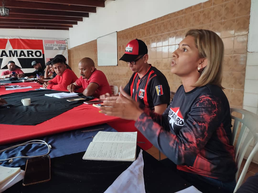 tupamaroroscio's tweet photo. La garantía del buen avance de una organización, está en el constante intercambio de saberes y experiencias de las masas; porque a partir del estudió y la formación constante está la esencia de su crecimiento.
#ComunaYProducción 
#ALBAEsNuestramerica 
@NicolasMaduro https://t.co/Szp9cXtV8F