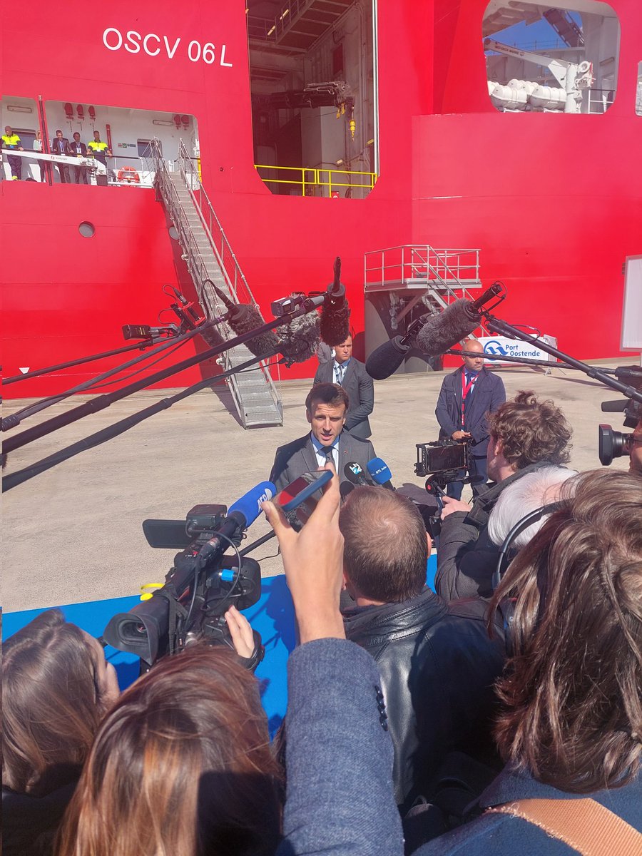 jugasparutto's tweet image. &quot;Les désaccords sont légitimes (...), l&apos;incivisme est inacceptable. Cela n&apos;empêchera pas le gouvernement d&apos;avancer, ni votre serviteur&quot;

@EmmanuelMacron à son arrivée à #ostende au sommet de la Mer du Nord 
@franceinfo @franceinfoplus