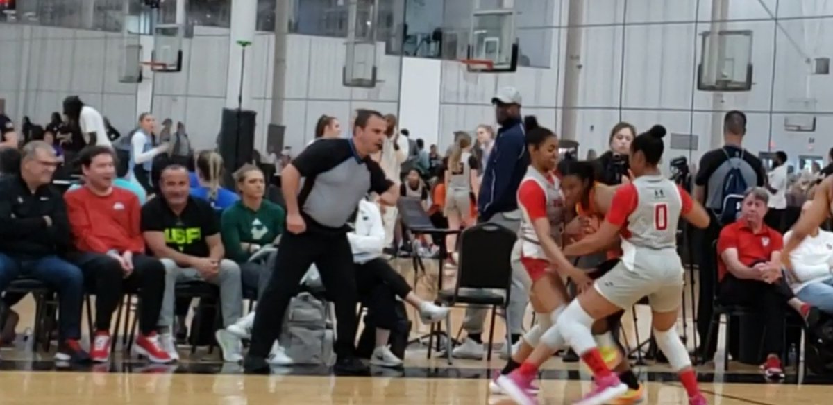 AliciaYProudMom's tweet image. They sure did! And man! I'm so happy you two drove up again, 2 dsys straight to support the girls!  So happy to see our team truly compete at a high level! #BigStage @DavisTwins123