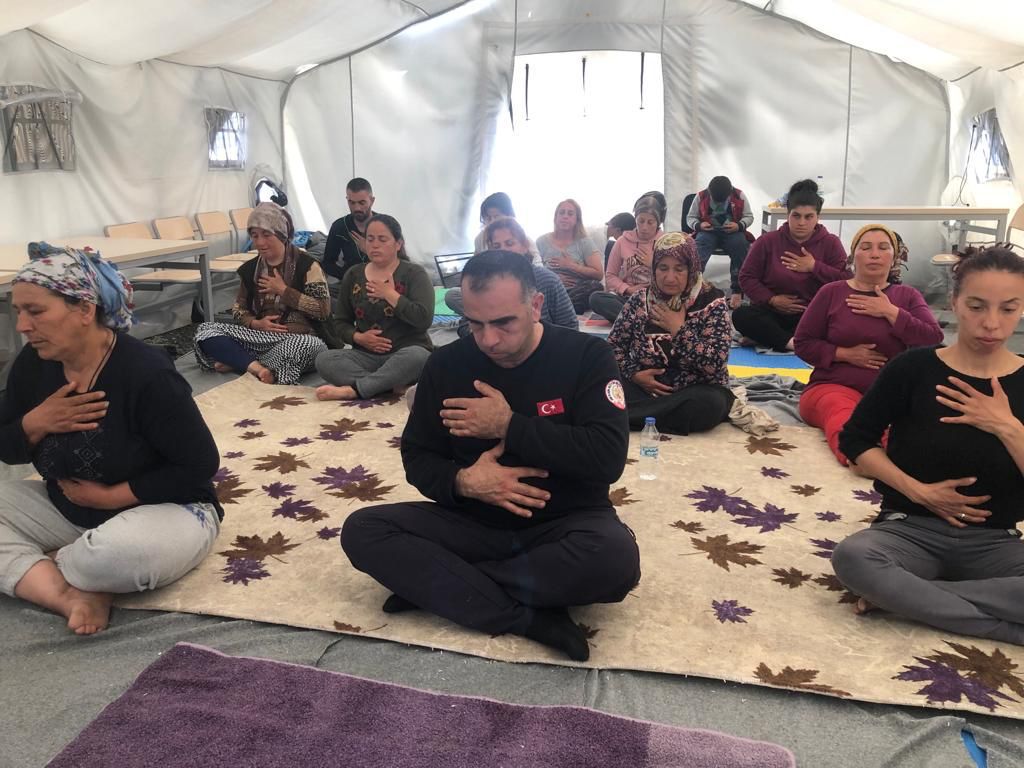 Our IAHV/Art of Living team in Turkey is on the ground in Hatay province, south-east Turkey, to provide Healing, Resilience and Empowerment workshops to people displaced and affected by the earthquake. 

#TurkeyEarthquake  
#EarthquakeRelief
#MHPSS 
@IAHVOfficial @ArtofLivingABC
