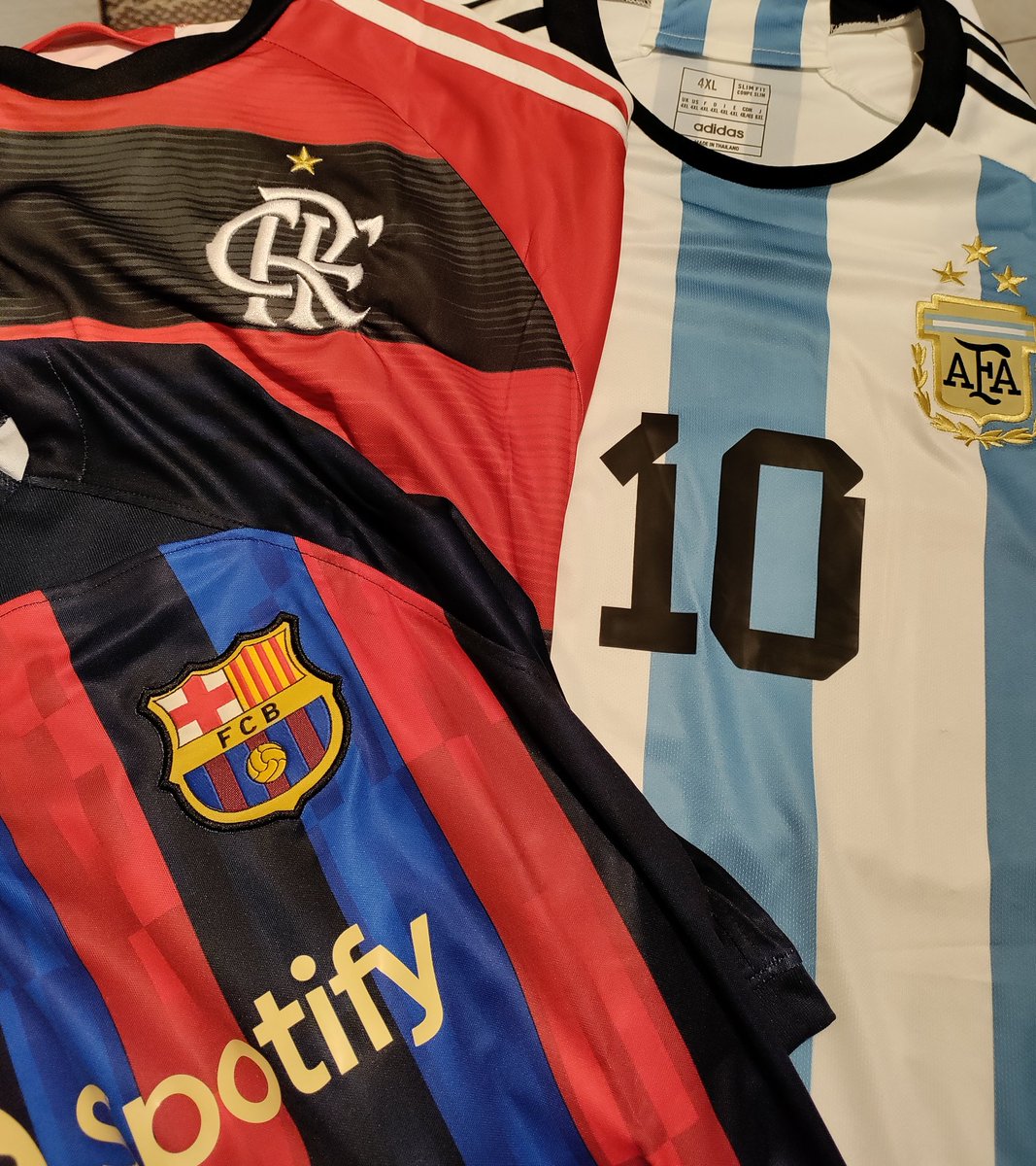vasia_nik's tweet photo. Mis equipos favoritos !!!! #Flamengofc #FCBarcelona #Argentina https://t.co/kJrzcx6dpy