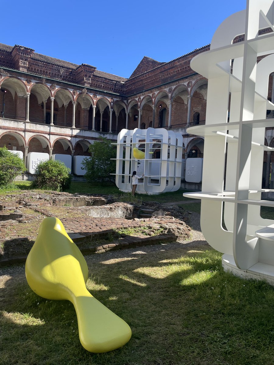 CamillaCanale's tweet photo. @LaStatale sempre un sogno al #salonedelmobile ♥️ https://t.co/aJ4bsKZHBH