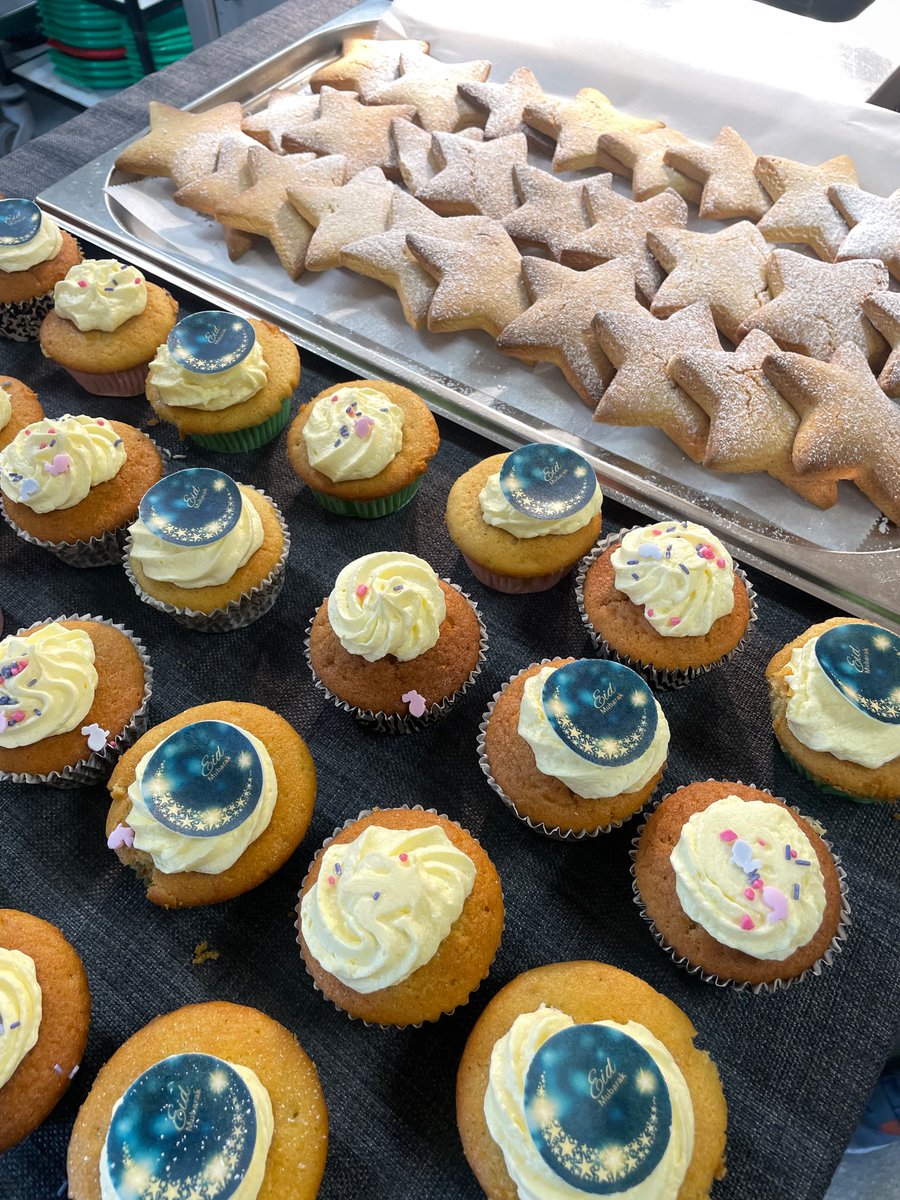olive_bolton's tweet photo. Thank you @mellorscatering for our delicious Eid lunch #WeAreStar #Teamwork #Ambition #Respect #ThemedLunch https://t.co/umNHWg0acX
