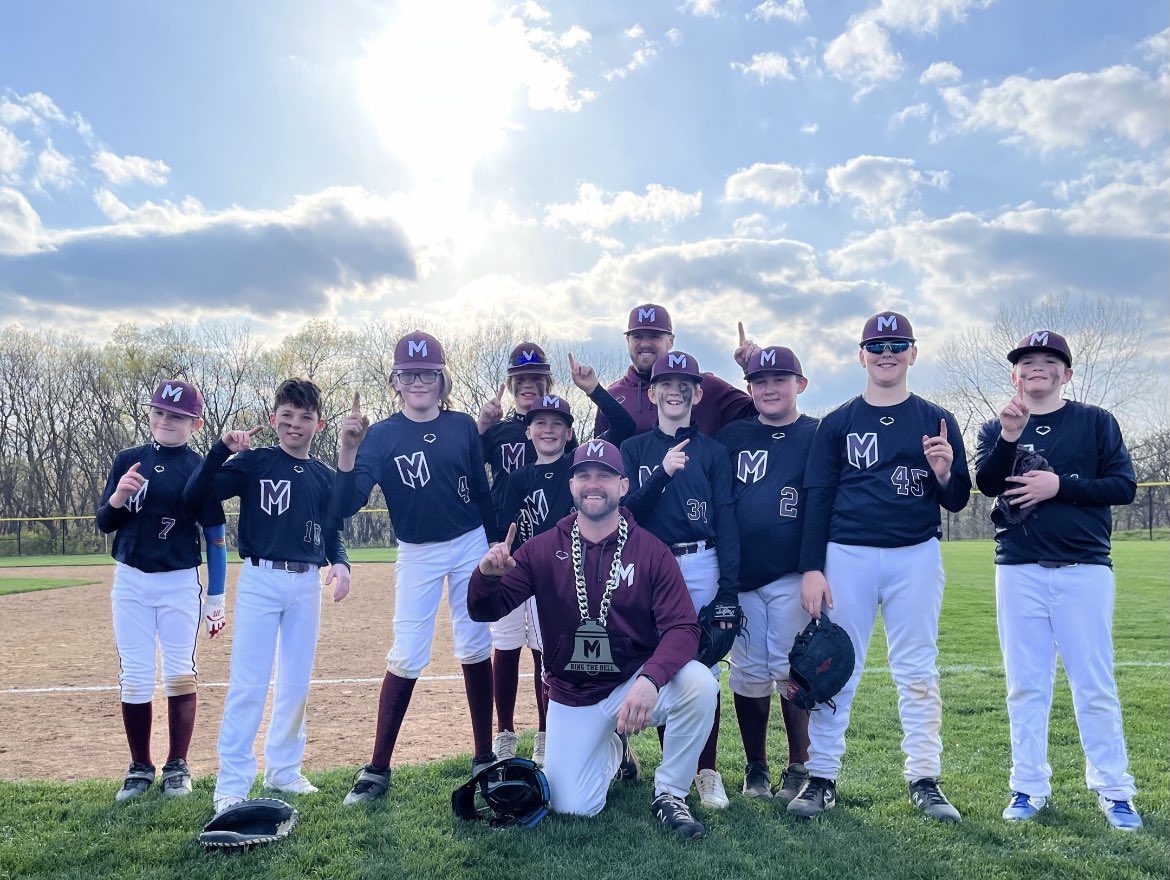 What a group I got to be a part of this weekend

-Coach with <a href="/S_Lyden/">Scott Lyden</a> who I’ve known my entire life 

- Watch a group of 11’s come together as a TEAM 

- Hustle and have fun are the two biggest contributors to youth success

-Massive HR chains are good 💣🔔