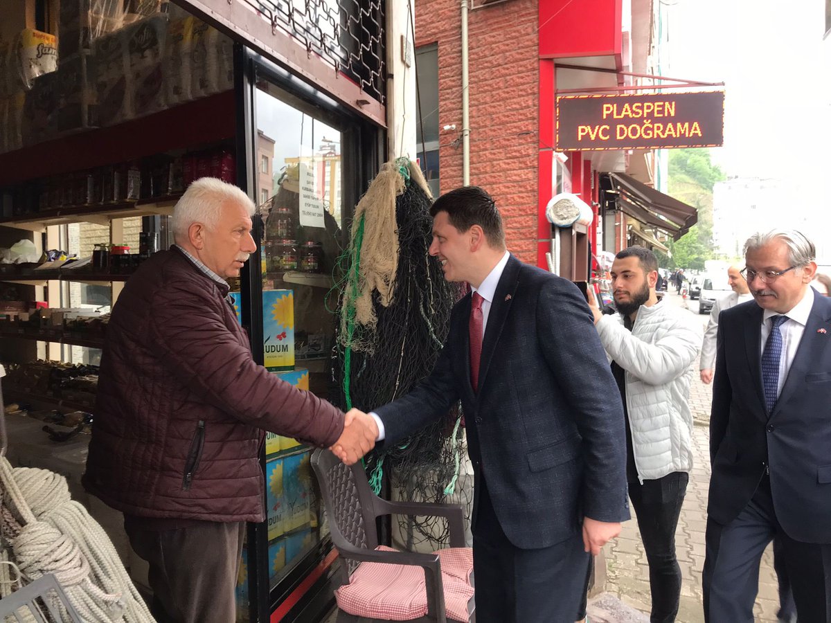 4- Haftanın ilk gününde Vakfıkebir’deyiz…

Vakfıkebir esnafımızı ziyaret ederek hemşehrilerimizden destek istedik. 

Vakfıkebir kararını vermiş; “Cumhurbaşkanı Erdoğan, Mecliste MHP” diyor.

Elbette Olur, Birlikte Olur