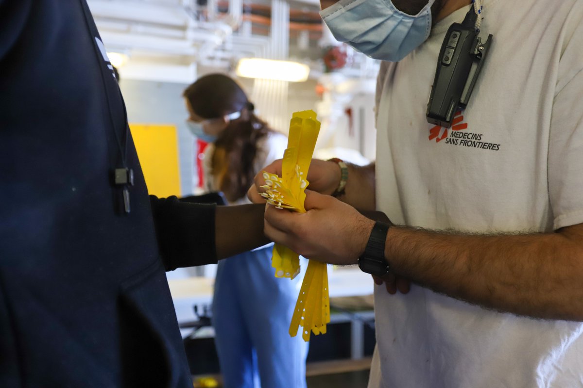 🟢 Our team is currently assisting people to get settled on board. Without the efforts of the #civilfleet, these people could have drowned. This is our answer to the deadly migration deterrence policies supported by the #EU - #Italy and #Malta.