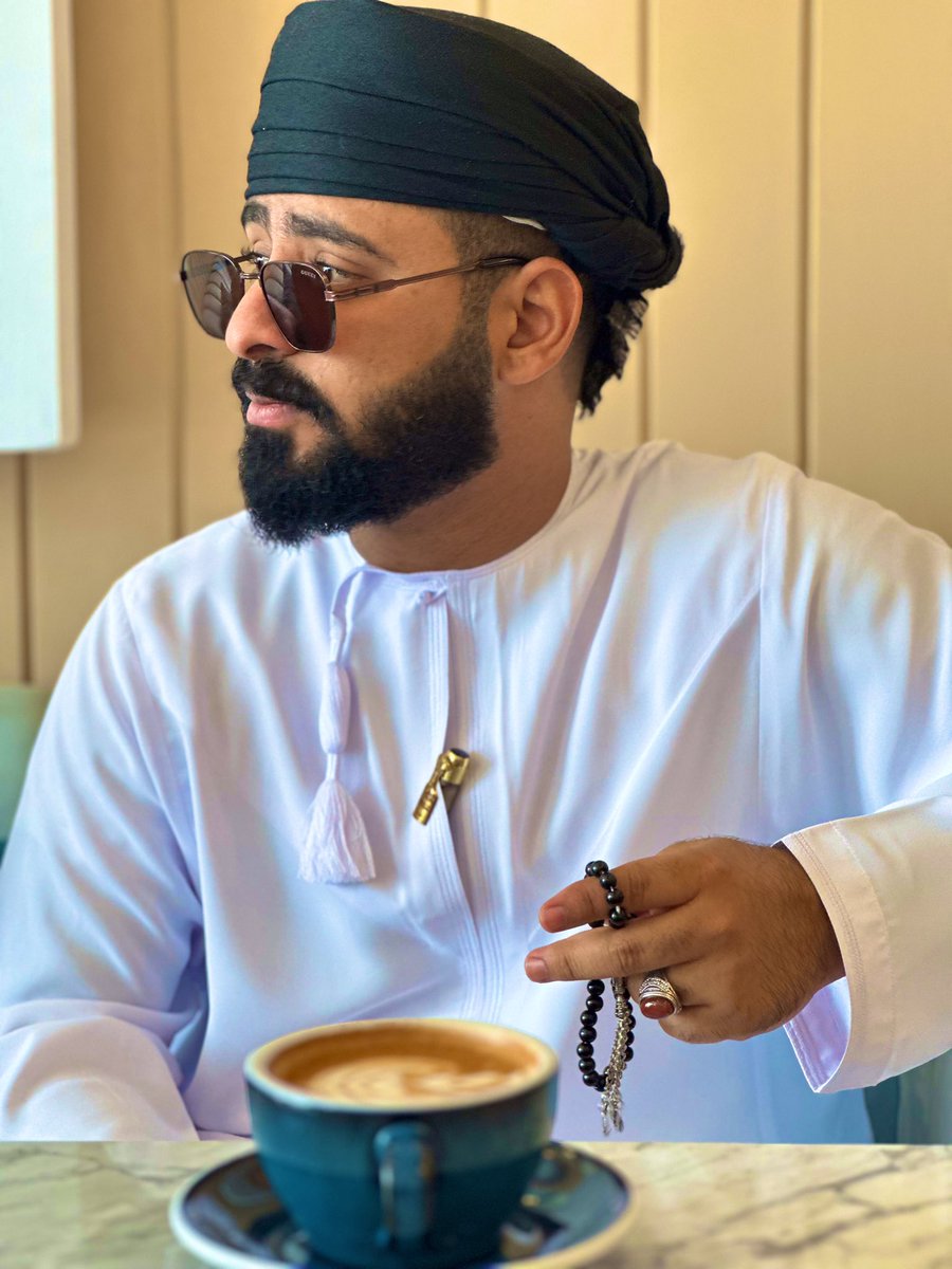 ab_9__'s tweet photo. *وخاتمة العيد دعائي لكم؛* 
تباركت أعيادكم بقبول أعمالكم، وبارك الله في أعماركم، وزاد في حسناتكم،، وجعل أعيادكم فرحاً بأعمال قُبلت، وذنوب مُحيت، ودرجات رفعت. 
 *وتنعاد عليكم أعيادكم أعوامآ عديدة وانتم في صحة وعافية..🤍⚖️
#ثالث_العيد 
#لقطة_عمانية_في_��لعيد https://t.co/011KZ8r1h1