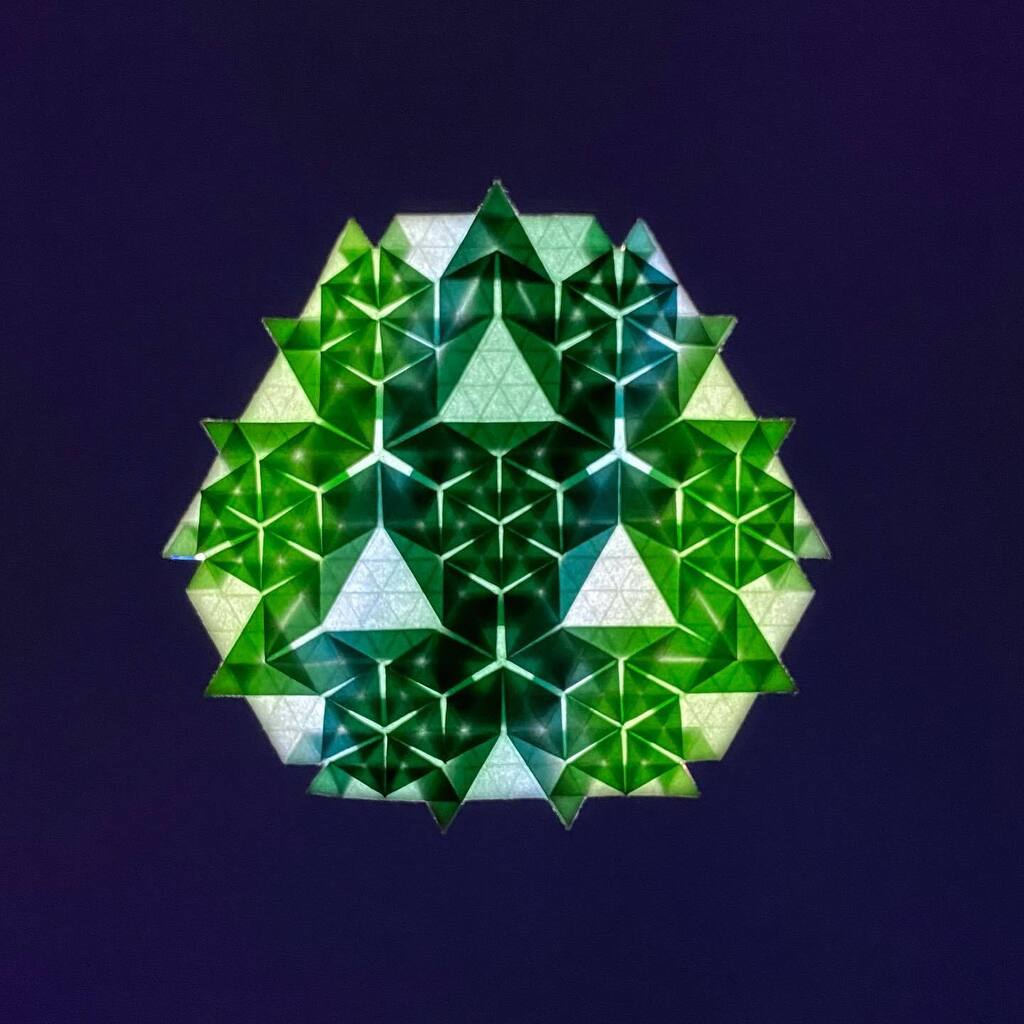 origamitraces's tweet photo. My own improvisation with triangles and rhombi. 
Inspired by @gatheringfolds her december classes. 
If you swipe you see the poor practice paper. It has suffered a lót. 
Grid 16x16x16

#origamitraces #origami #tessellation #triangle #rhombus #harmonypaper https://t.co/baDqtHwjVw https://t.co/8QxwCsBRmh