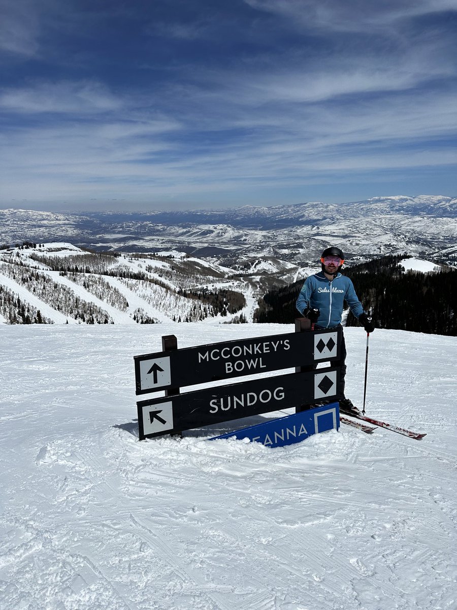 Did you know that Salesblazers not only can sell effectively, they also can ski? #Salesblazer #SnowForce