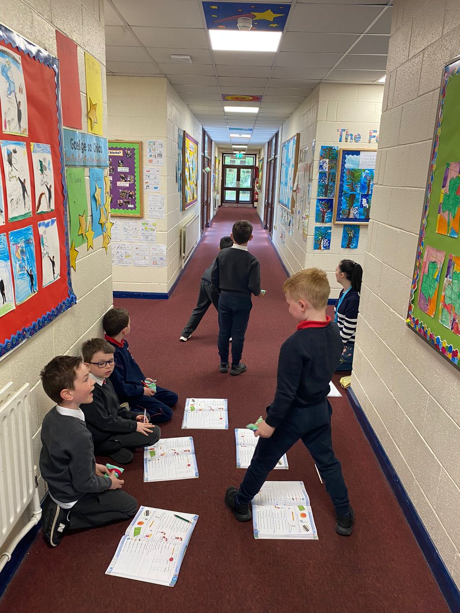 Ms Gillespie’s 1st Class have been having lots of fun in maths this week! The boys are learning about length. They really enjoyed measuring different objects with cubes! 🤩