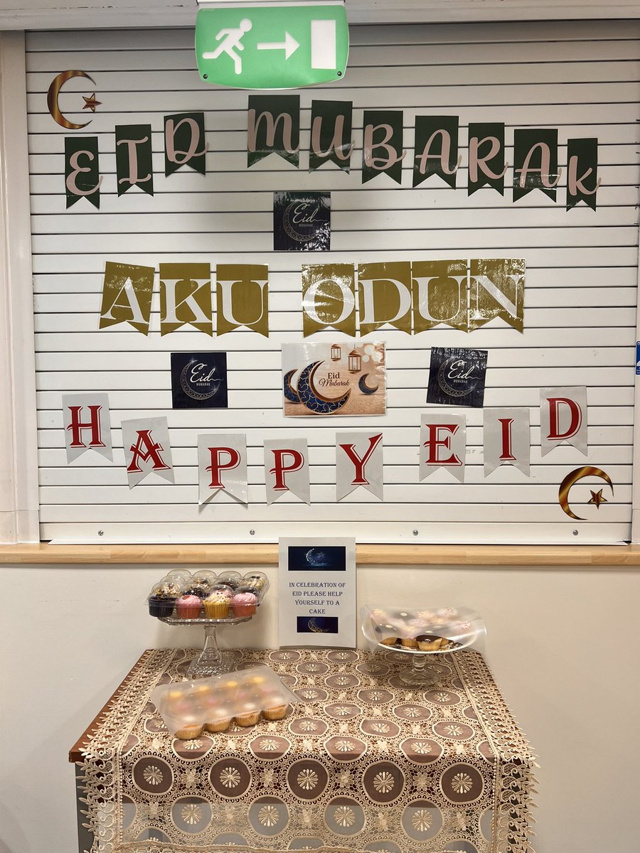 han_tabernacle's tweet photo. Popped to our Scheduled Care Areas today w/ @JaneOps_1  &amp; @louhood83 to drop some goodies for Eid Celebrations &amp; National Tea Day Celebrations 🥰 Special mention to Pre Op for their fantastic display for patients ☪️☕️🧁 https://t.co/YWOcW0MVbw