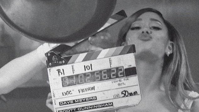 arianasoftIy's tweet image. ariana grande behind the scenes. 🤍