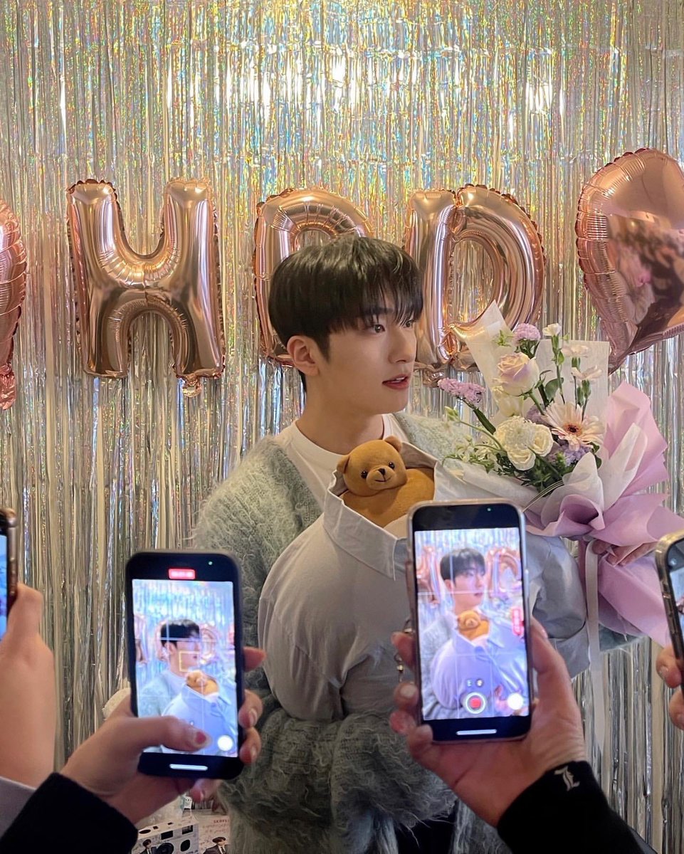 Nnii1997's tweet photo. Sebin😭😭😭❤️‍🔥🤍🫂.

#OMEGA_X #오메가엑스 #ox  
 #sebin #HappyBirthdaysebin https://t.co/fIixBQU8A6