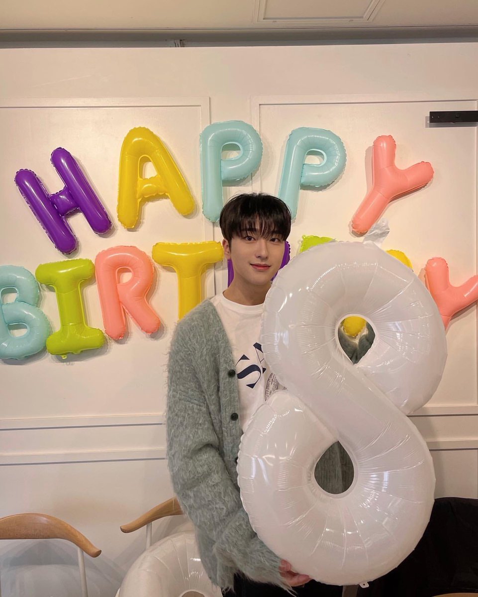 Nnii1997's tweet photo. Sebin😭😭😭❤️‍🔥🤍🫂.

#OMEGA_X #오메가엑스 #ox  
 #sebin #HappyBirthdaysebin https://t.co/fIixBQU8A6