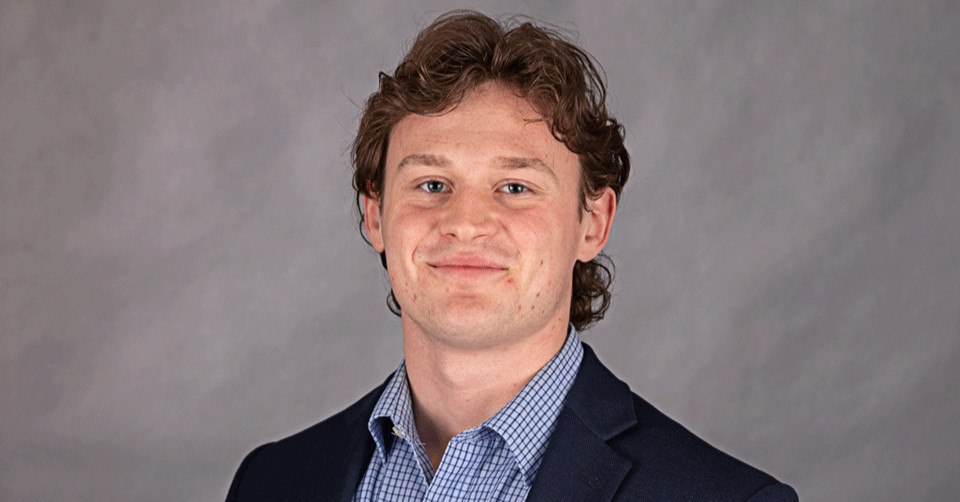 Research_UMass's tweet photo. Congrats to #RisingResearcher Sean Bannon ’24! This kinesiology major in @UMassSPHHS studies the effects of cigarette smoke on mitochondrial function in @UMassIALS, research with important implications for public health. https://t.co/DVKuYNUkN0 https://t.co/jVH8YMjPeT