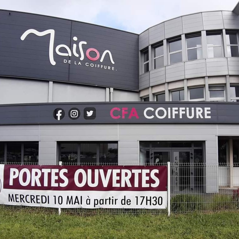 CfaCoiffure72's tweet photo. 📣 Le CFA COIFFURE ouvre ses portes : 
📆 Mercredi 10 mai à partir de 17h30.
N'hésitez pas à consulter le site du CFA : https://t.co/L65cq1UC5z
Venez vite nous rejoindre !
@CfaCoiffure72  #alternance @ofcourselemans @sarthefr https://t.co/CciVbbH9Rf