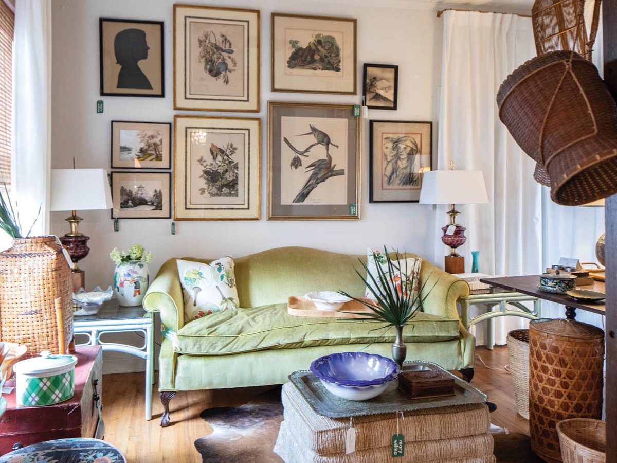 SouthernLadyMag's tweet photo. From exquisite shopping and extraordinary culinary experiences to a bevy of historical sites, there’s plenty to explore in Southern Lady’s home base of Birmingham, Alabama. See our favorite sites at https://t.co/qUNF0anhOL.
#southernladymag #visital #birminghamal https://t.co/ZnET8gukEY