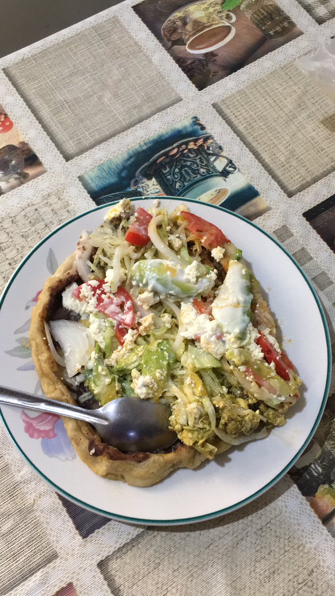 geppettvs's tweet photo. Hey! @RappiMexico no manchen! O sea… el repartidor llegó vuelto la madre. Pero con la comida toda batida al chorizo. Jajajajajaja #tampico #foodlover https://t.co/ai4Cj7B8DI