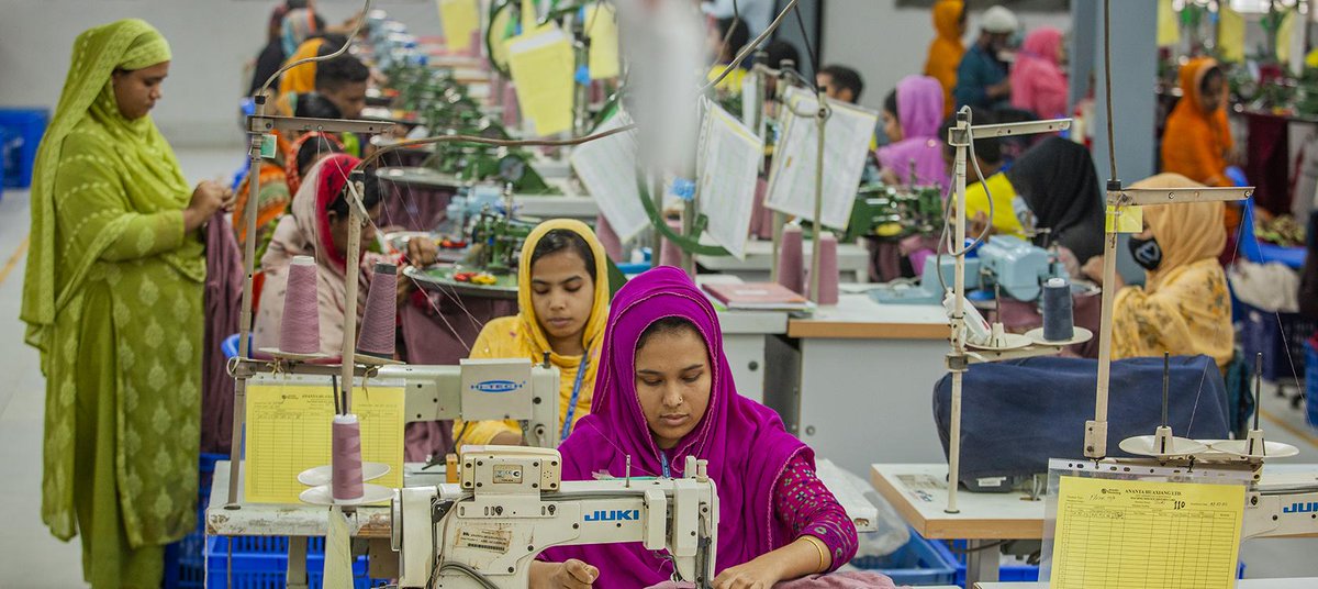 AFD_France's tweet photo. 10 ans après le désastre du #RanaPlaza : quelles améliorations dans le secteur textile ?
Nous avons accompagné le #Bangladesh 🇧🇩 avec la @giz_gmbh, la @KfW_FZ_int et l' @EIB pour moderniser les systèmes de sécurité et environnementaux➡️https://t.co/5HBrCQrFIX
#AFDxUE #TeamEurope https://t.co/YXCEVRTwYZ