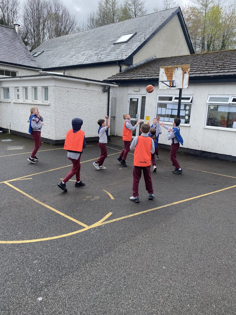 Edtownactive's tweet photo. Dancing, Skipping sessions, Table tennis and Basketball blitz. A great first for #ASW23 @ActiveFlag https://t.co/KB0CP9liCA