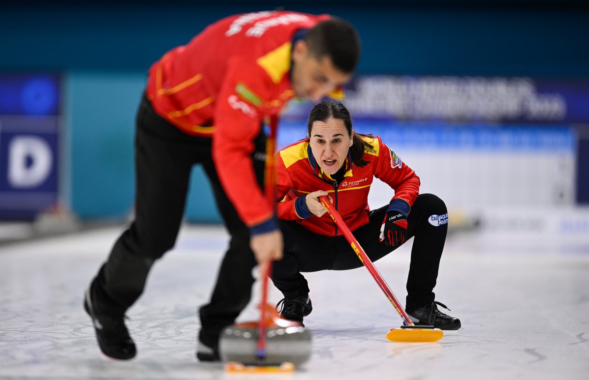 fedhielo's tweet image. Gran inicio de Mundial de Dobles Mixtos 2023 🥌 para @O_Otaegi &amp;amp; @MikeluraSS

✅ 2 victorias ante Inglaterra y Alemania
5️⃣ posición provisional del Grupo B

📲 No te pierdas un detalle en el Instagram de @fedhielo_curling
📸 @worldcurling

#curlingESP #curling #WMDCC2023