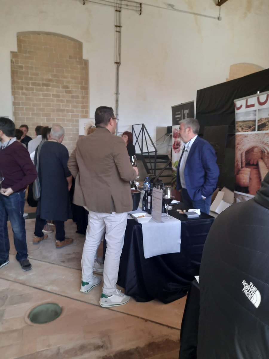 Enterwine tweet media