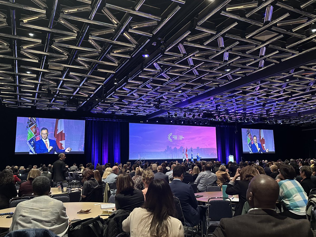 xbahia's tweet photo. Junto com a @TorresNanda1, participo da WFCP ( World Federation College’s e Polytechnics) em Montreal no 🇨🇦 @WFCPsecretariat O @conif como membro do Board, lidera algumas mesas de discussões sobre os principais temas da Educação Profissional no mundo. https://t.co/UcyHcPjCkn