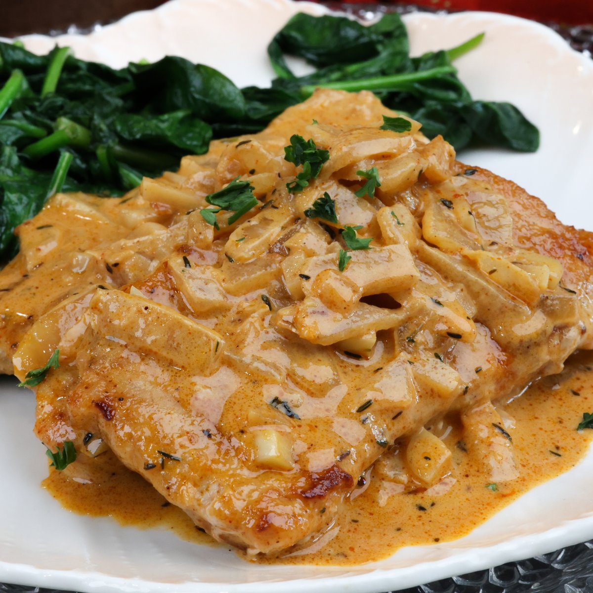 OneDishKitchen's tweet image. Smothered Pork Chops For One: Treat yourself to a savory and satisfying #singleserving smothered pork chops recipe. Perfect for a cozy night in, ready in just 20 minutes! onedishkitchen.com/smothered-pork… #cookingforone #dinnerforone