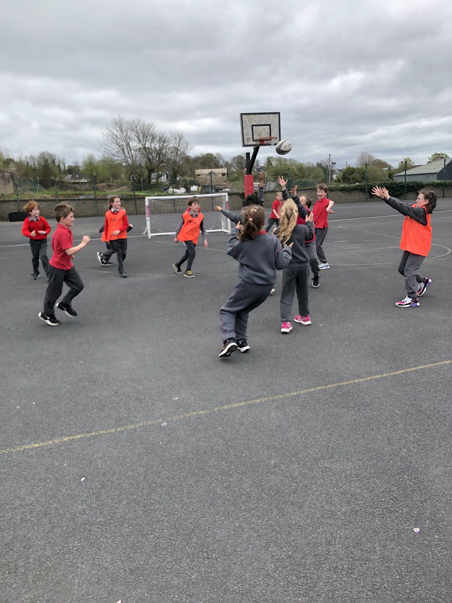 A fab day in Ballina NS for active schools week . with thanks to my 2 TY students from @stannescck for the help. #TuathlaRyan #GraceDillon #munsterstartshere @BallinaKillalo1