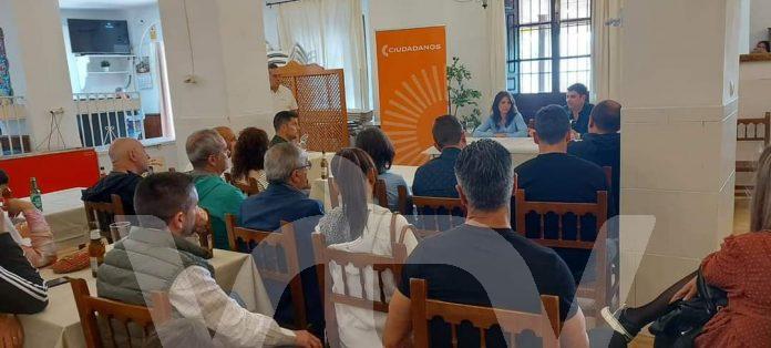Ciudadanos Lucena se compromete con los vecinos del Cristo y Campo de Aras a nominar las calles y enumerar las viviendas como vía para garantizar mayor seguridad en la zona. 
buff.ly/3Lq8K0g