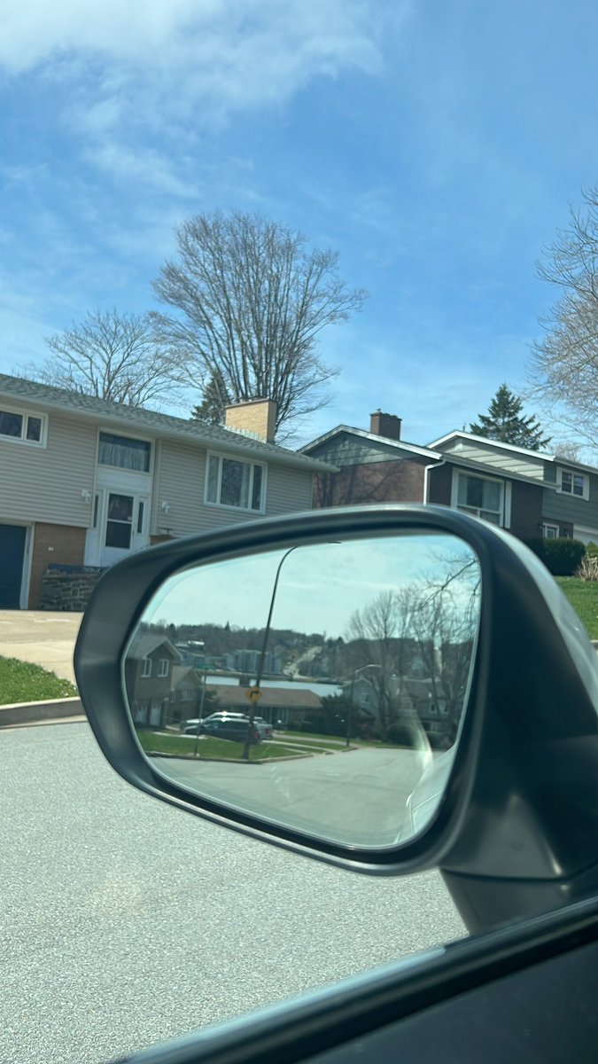 REALTOR_Jacqui's tweet photo. Just arrived in Crichton Park for an inspection with @GreenerInspects, beautiful day for it! #DartmouthNS #RealEstate #HomeInspection #HalifaxRealEstate https://t.co/lM0sDUvRq9