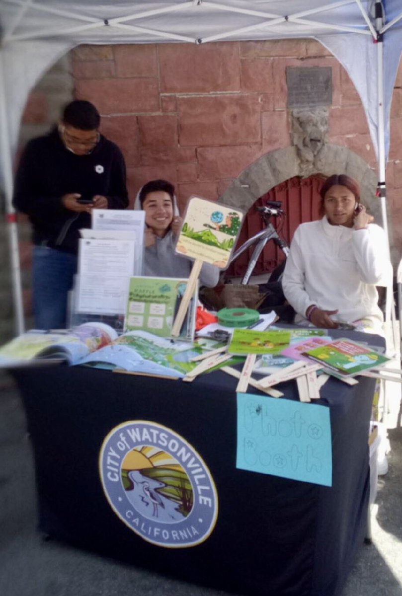 New School Students &amp; Staff at <a href="/EarthDay/">EARTHDAY.ORG</a> Watsonville! <a href="/watsonvillerec/">watsonvillerec</a> <a href="/WatsonvilleCity/">City of Watsonville</a> <a href="/PajaroValleyUSD/">Pajaro Valley Unified School District</a> <a href="/santacruzcoe/">SantaCruzCOE</a> <a href="/MILPACollective/">MILPA Collective</a> <a href="/CCEAeducation/">CCEA Plus</a> #aztecsavenuesofachievement
#EarthDay #oneplanet