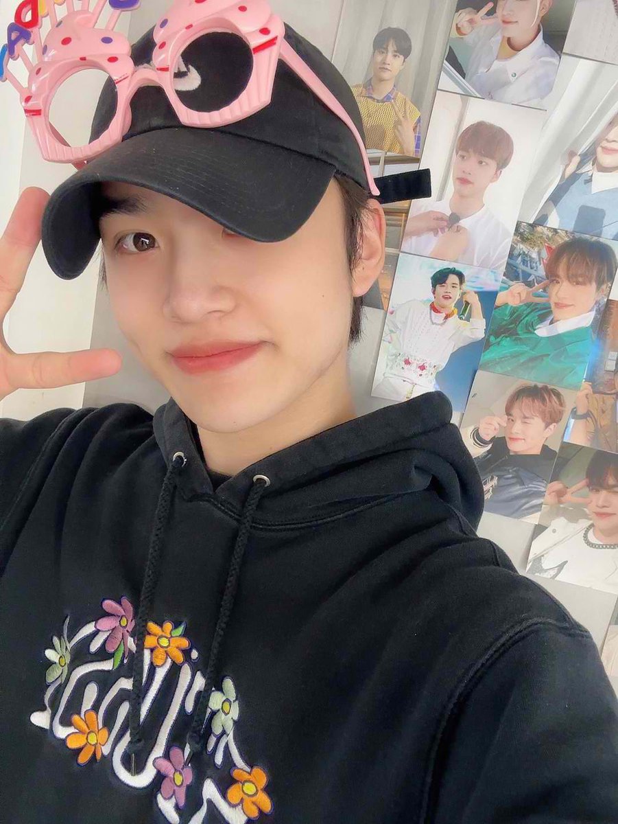 huijunsgem's tweet photo. seungmins bday photos (so far)
——
#젬들의_소중한_보석_남승빅
#BICtasticDay
#HAPPYBICDAY https://t.co/lu3jzBOBew