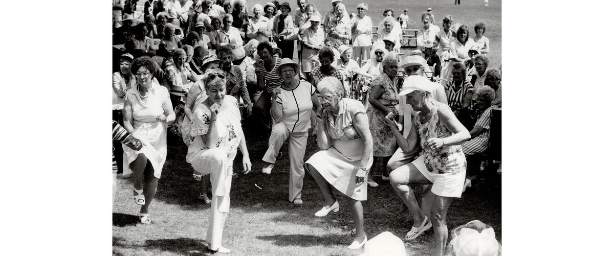 SaveOurVillage's tweet photo. Tommy Thompson former Parks Commissioner was a strong proponent of multiple access for all types of activities like this July 18, 1985 “dance-off” in #HighPark with +500 senior participants. Ban vehicles and you ban active use #TOpoli #TOheritage #CityofTO #Toronto https://t.co/9oZ05cdT5f