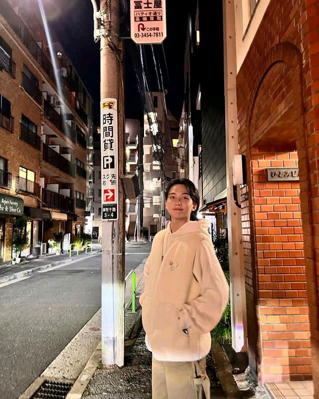 ㅤㅤ
   ㅤㅤㅤ042423 —— sns update!
   ㅤㅤㅤeveryday is special when i'm
  ㅤㅤㅤ with you, this day's just a bit
ㅤ ㅤ ㅤ more special. happy first 🥳
ㅤㅤ