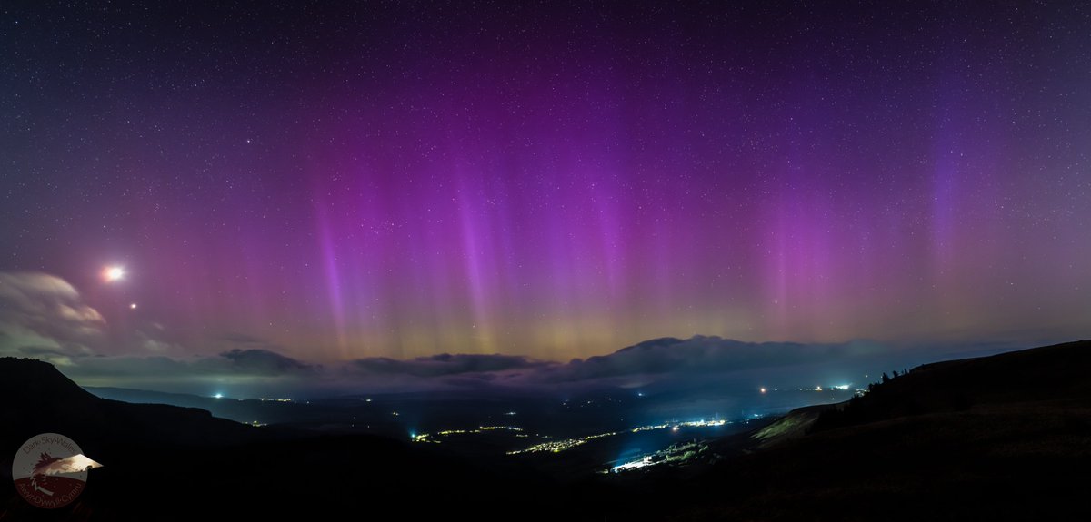 What an incredible night! Aurora above #RhonddaCynonTaf These are the best of them! @carolvorders @GoStargazing @BBCStargazing @AstronomyMag @AstronomyNow @DerekTheWeather @Ruth_ITV @NightLights_AM @skyatnightmag