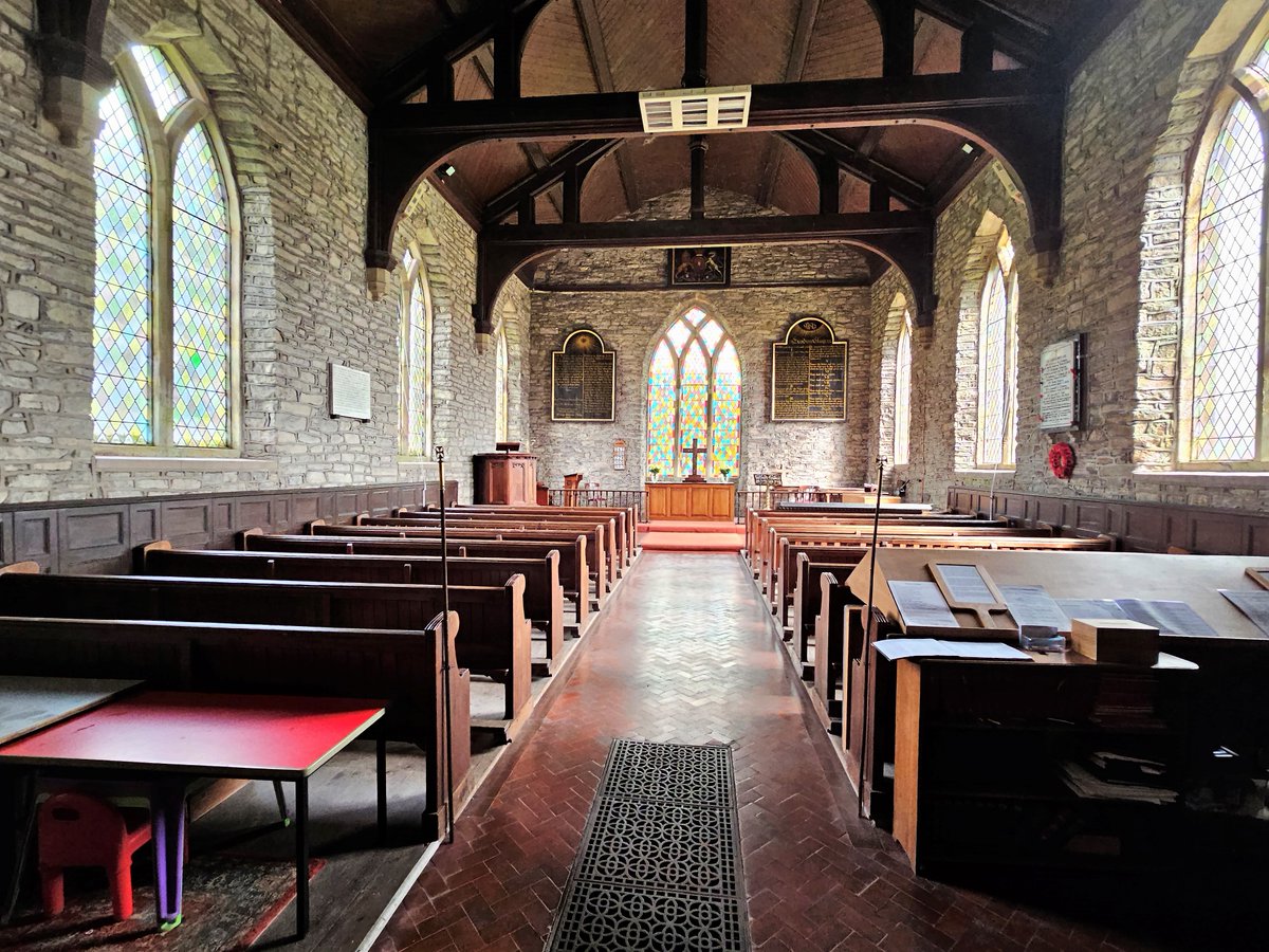 HikingManchest1's tweet photo. Lovely simple stone church ay Wetton, Staffordshire #faithbuildingfriday #SpottedonmyWalk https://t.co/vMZb2shAUm