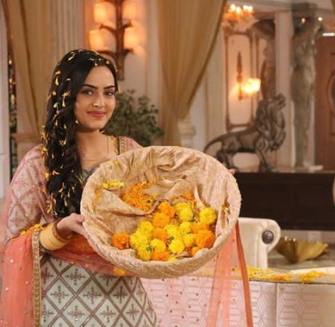 I have 4 tests tomorrow but, Himanshi G ki khoobsurati mujhe padhne hi nhai de rahi hai...😭❤️✋
#HimanshiParashar