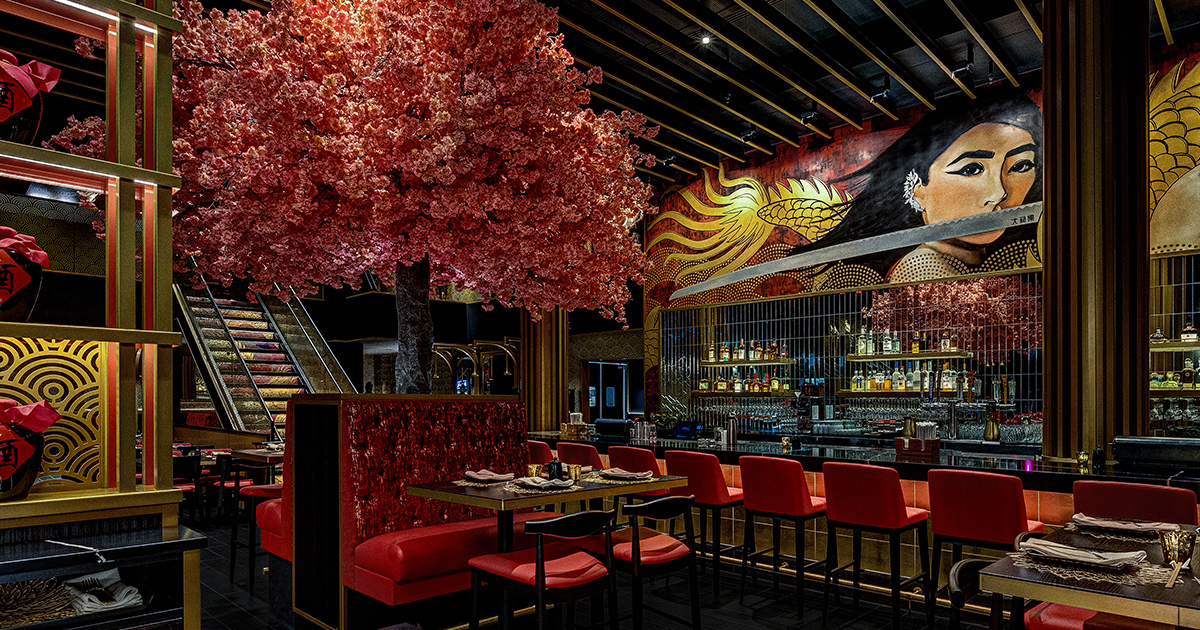 PFChangsCareers's tweet photo. Did you know P.F. Chang's has 4 flagship locations? Each restaurant offers a multi-story dining room, exclusive menus, and an experience unlike any other. Apply today to join in on the fun at https://t.co/X3UMY0OY5i. #pfchangs #careers #nowhiring https://t.co/zfKH0hF1Ht