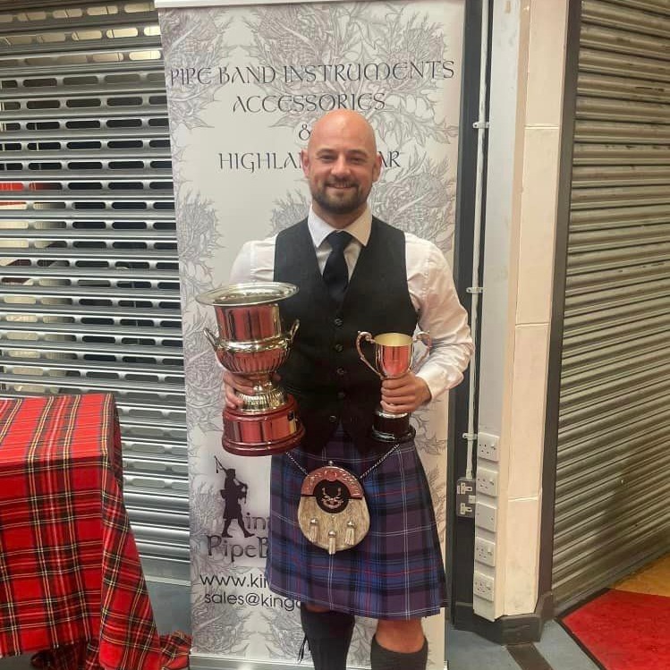britishdrumco's tweet image. This weekend, our very own marching artist Steven Shedden won 1st PLACE at the @RSPBAHQ European Solo Snare Drumming Championship 2023! 

A massive congratulations to Steven on this well-deserved win 🥁 🏆 

#britishdrumco #regimental #marching #pipeband #madeinbritain
