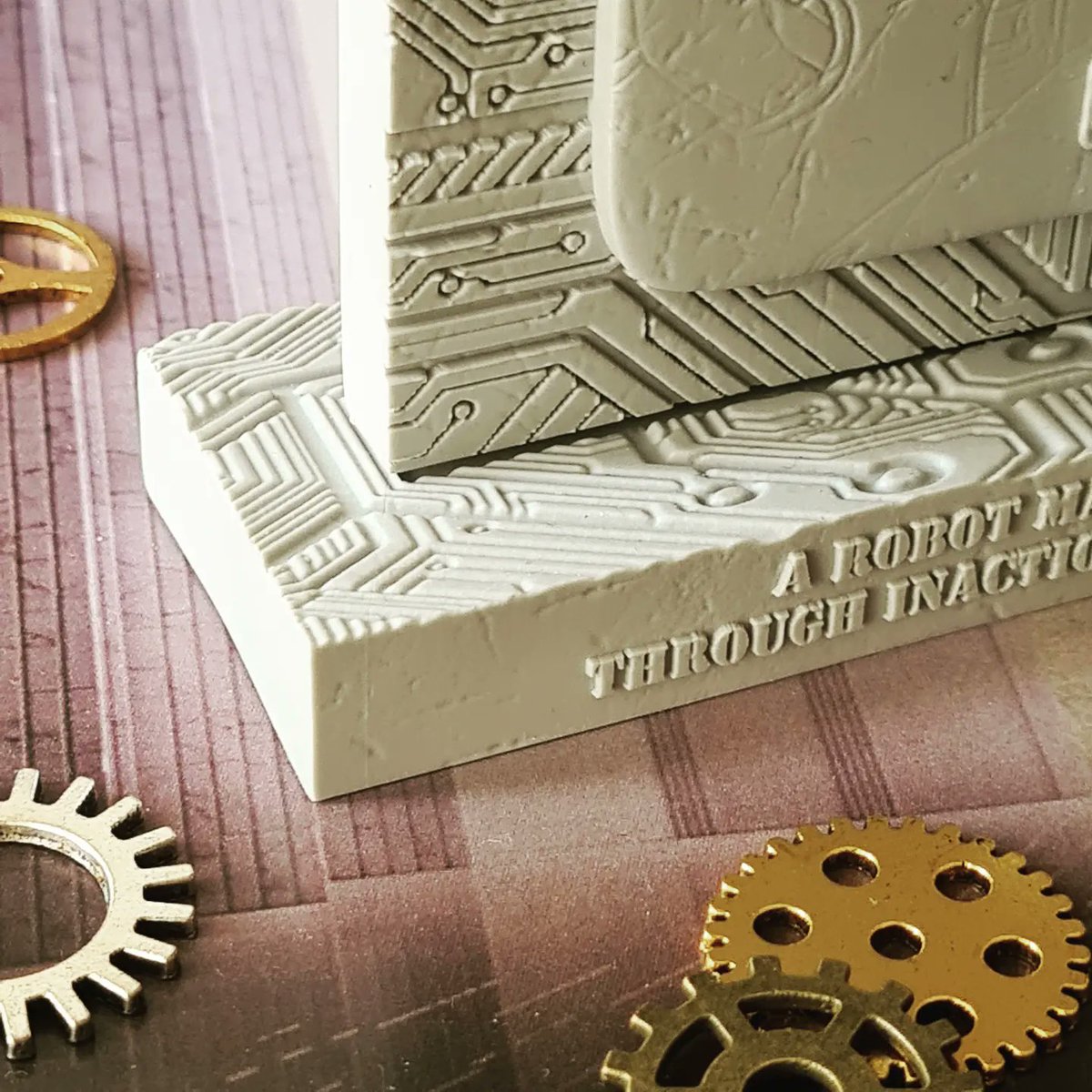 A collab statue done with Eduardo Velayos for the comic anthology PunkDroid by <a href="/RedRsc/">Unpopular Tales Studio</a> based in the art of my friend  <a href="/JamesNgArt/">James Ng</a>
You can get this cool piece for a bargain price: punkdroid.eu

#comic #punkdroid #cyberpunk #electricsheep #cyber #scifi #sciencefiction