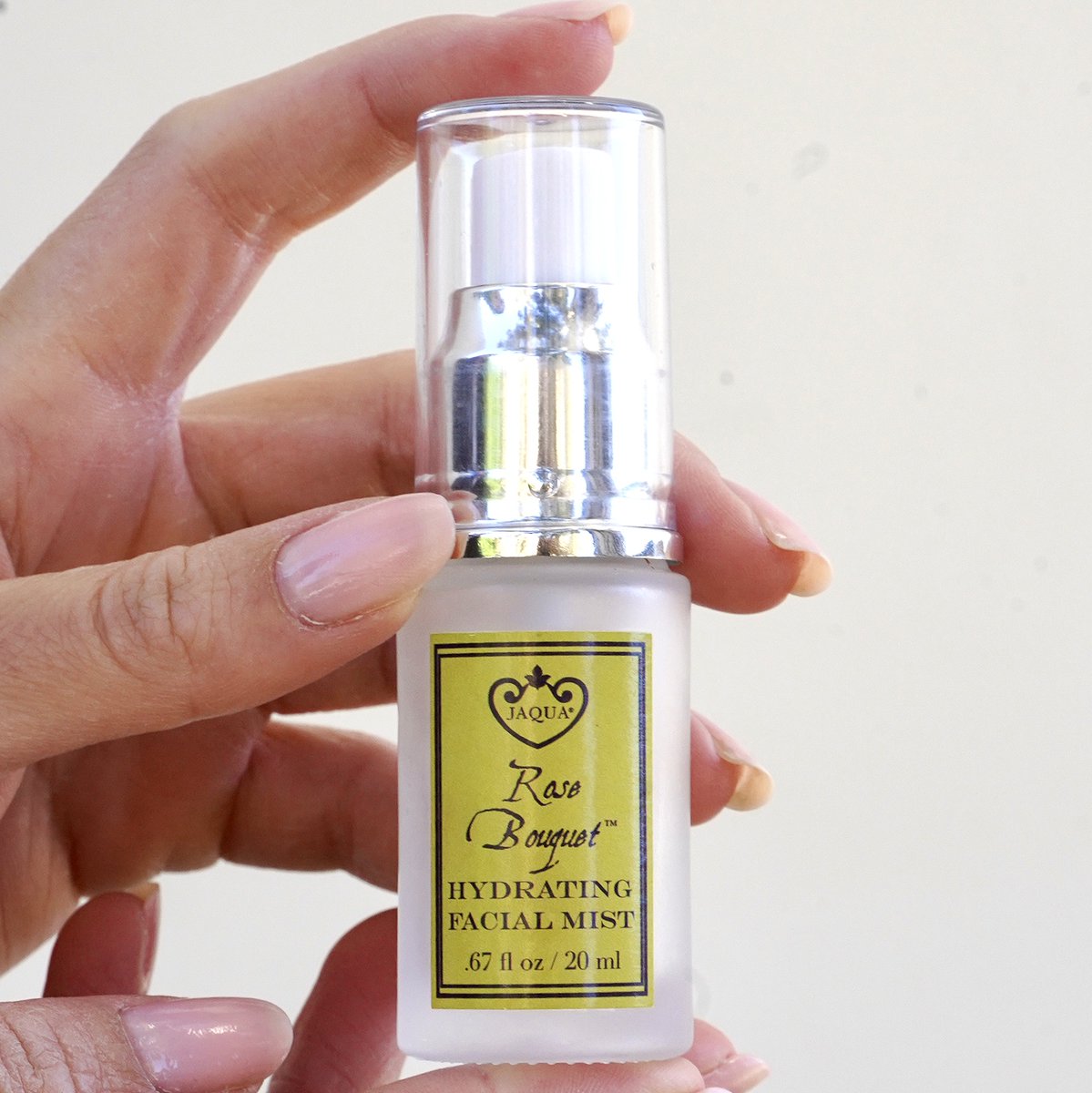 JaquaBeauty's tweet image. Looking for a new way to keep your skin hydrated and refreshed? Try incorporating our Rose Bouquet Hydrating Facial Mist into your daily skincare routine! 🌹 Just a light spritz helps to awaken, refresh and deeply hydrate your skin instantly. 
#jaqua #refreshingmist #hydratedskin