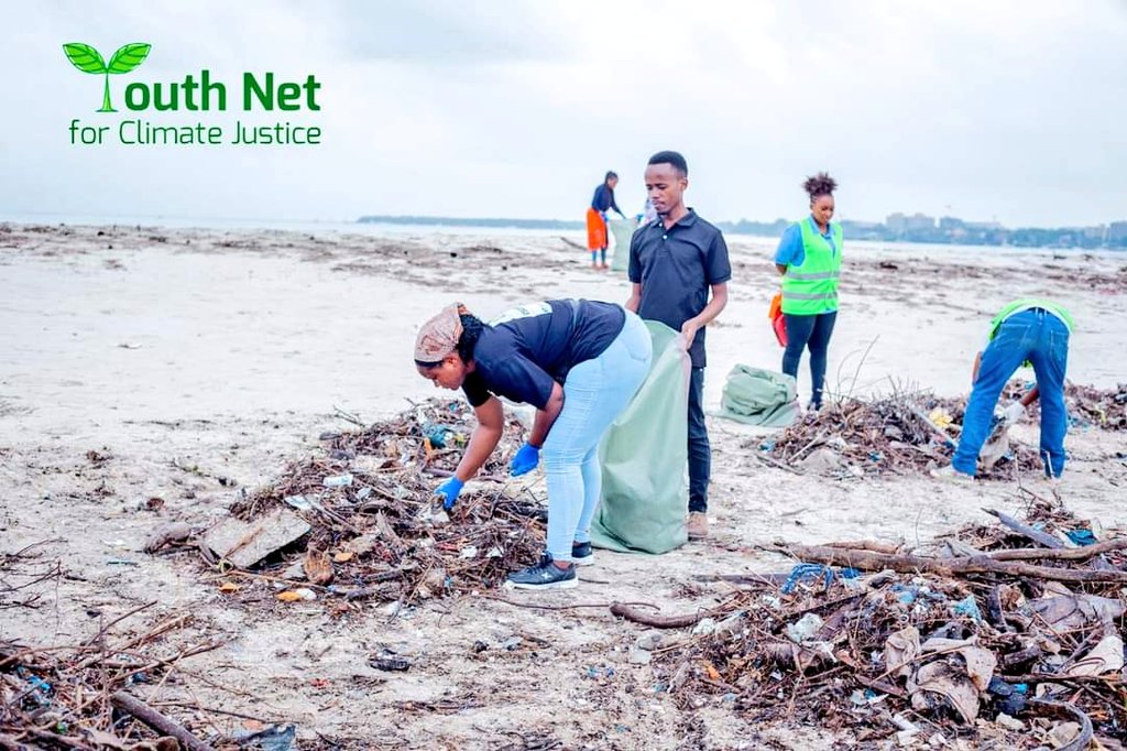 SohanYouthNetG's tweet photo. 📢 Shoutout to Simon Kimaro and his team from #YouthNet #Tanzania for their amazing work on Mikoko Beach! 👏 They rolled up their sleeves and cleaned up the beach while also conducting a workshop on keeping it clean. 🌍 #BeachCleanUp #CommunityService https://t.co/OKCVwR7QqN