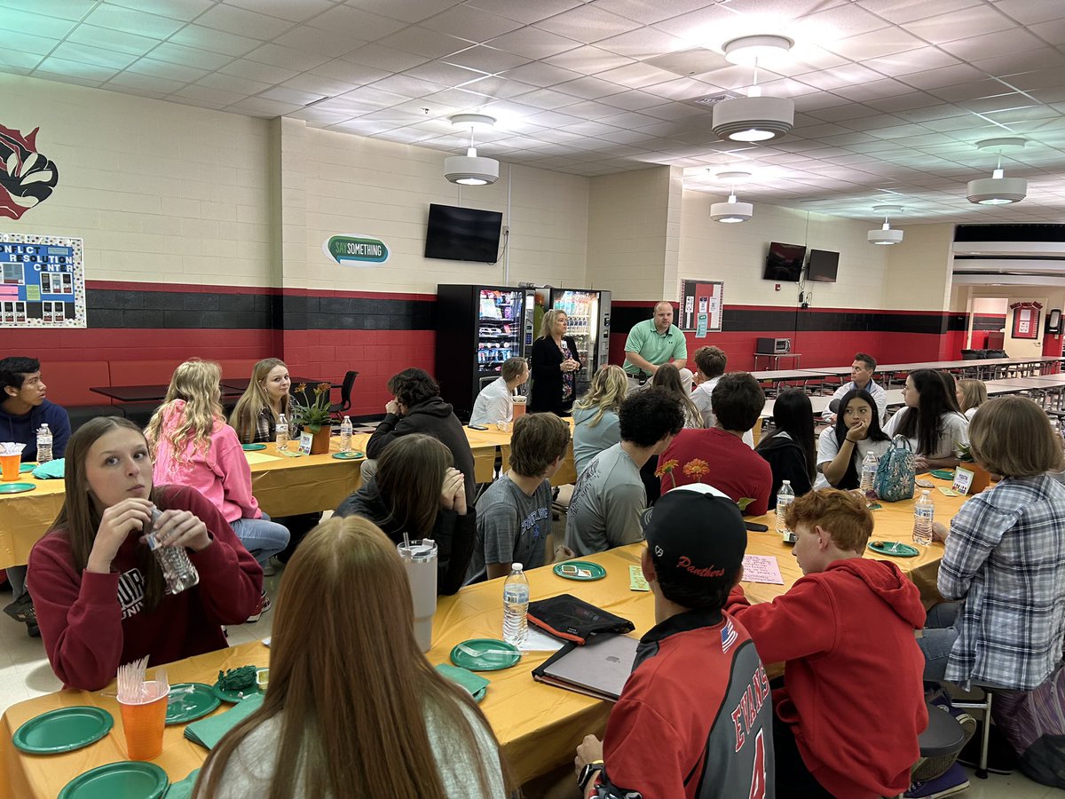 bcpssaralecroy's tweet photo. Super impressed with the PHS SAVE Club. Great conversation today about school safety. #ignitelearningbcps https://t.co/buhMxGTs8w