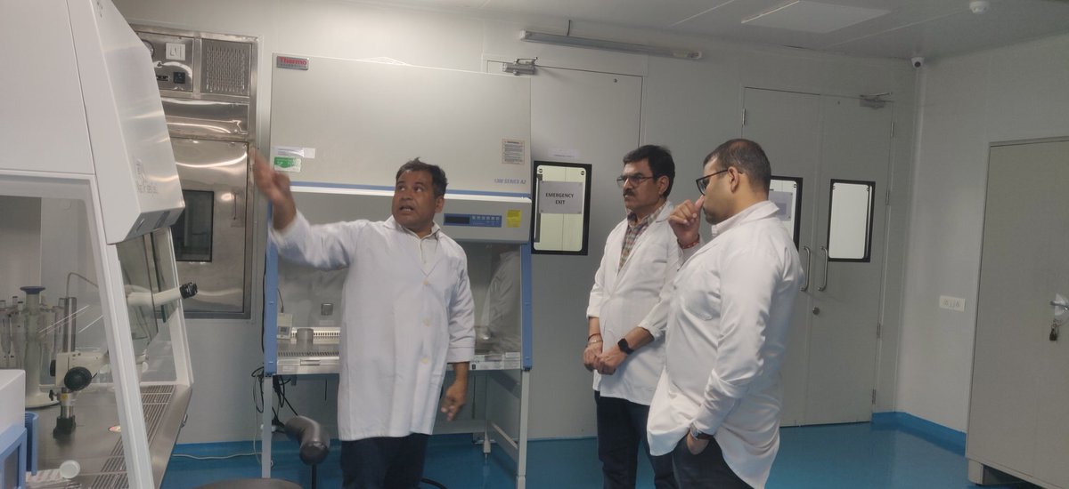 AjayAswal08's tweet photo. Additional Secretary Finance 
and Deputy secretary Finance  DAHD visit to Animal Breeding Farm Kalsi ULDB Dehradun Uttarakhand https://t.co/1j8LrFzmme
