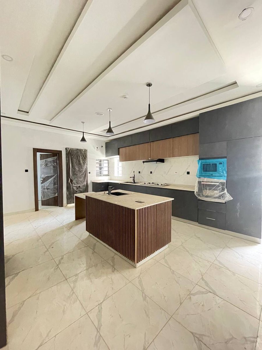 allpropertyng's tweet photo. NEW LISTING‼️
📌 6-BEDROOM FULLY -DETACHED  DUPLEX &amp; BQ
📍LOCATION: Apo resettlement , Abuja
📌PRICE:280,000,000 million naira 
📌 REALTOR FEE APPLIES ❗
☎️ 0912 188 7070 | 0916 183 1719
#DavidoTimelessConcert  #olaoflagos #abujatwittercomunity  #asake https://t.co/mBqHCxlsXR