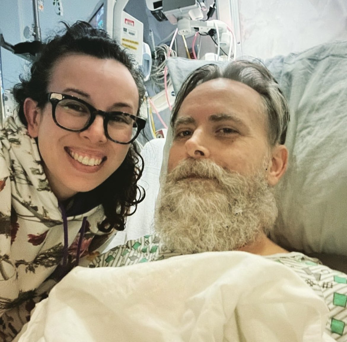 JimMahfood's tweet photo. My good buddy, the incredibly talented @BRIAN_EWING, is battling stage four colon cancer &amp; needs our help! Please consider donating to his GoFundMe campaign https://t.co/VZfAllzEAg to help cover the costs of his treatments. Please SHARE &amp; REPOST &amp; help spread the word! Thanks! https://t.co/8leGjI8oJs